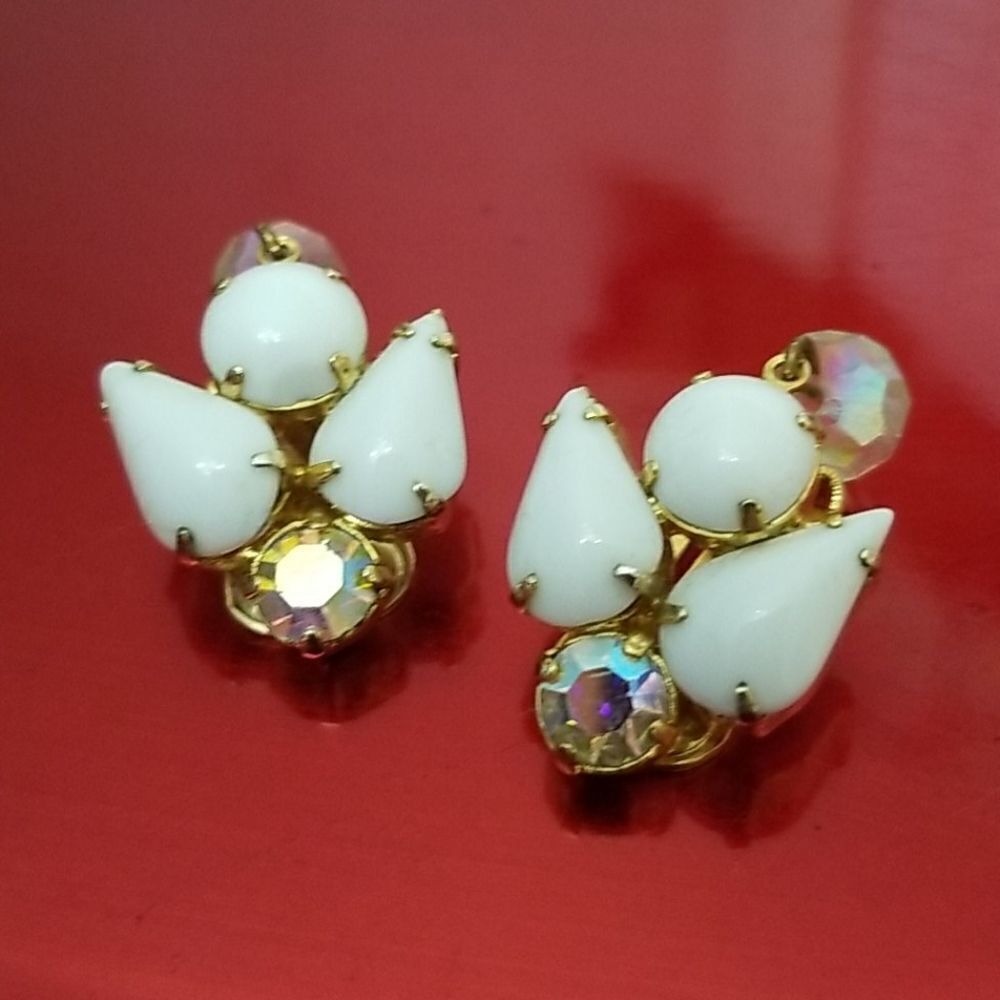 Vntg: Milk Glass & Aurora Borealis Earrings